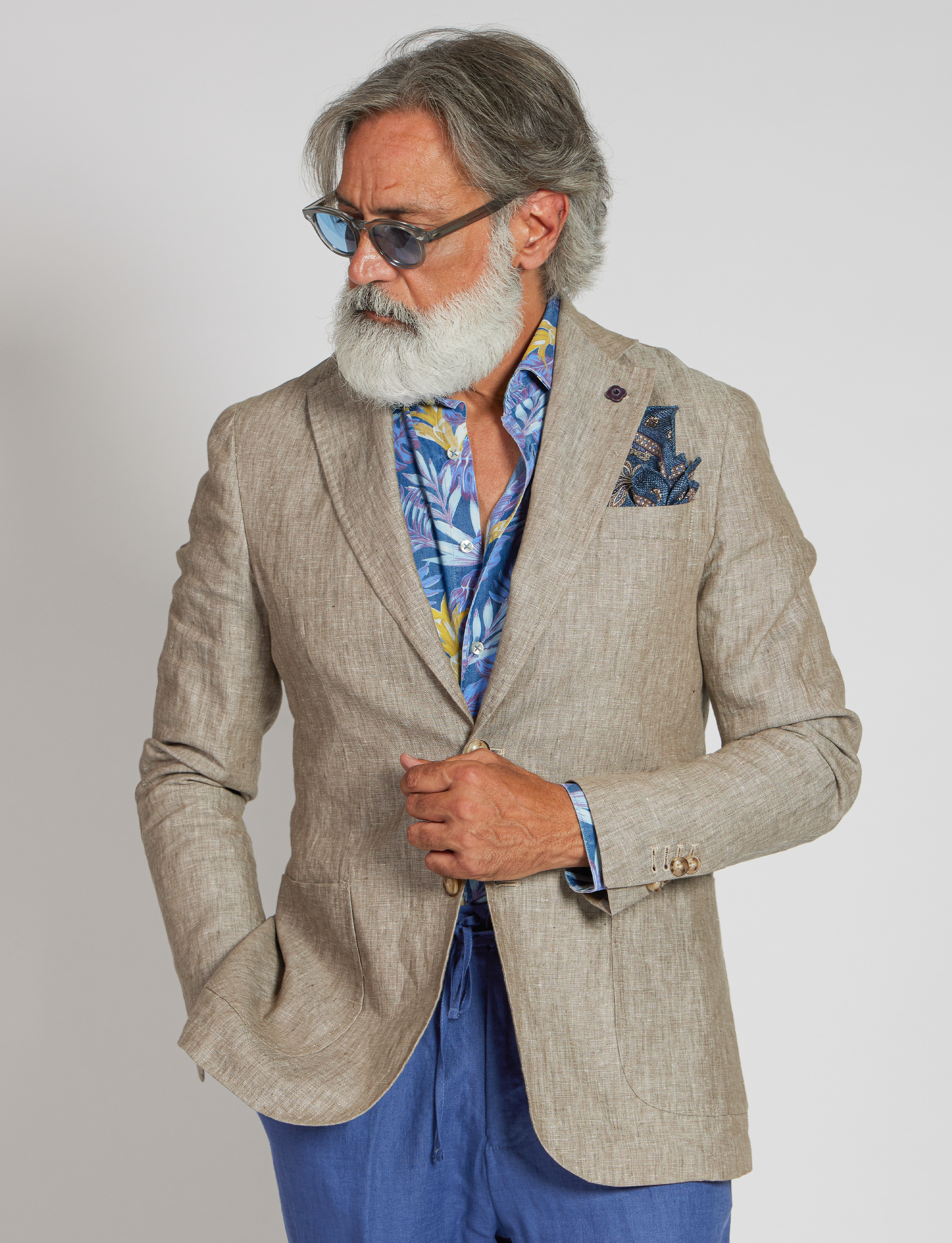 A Lancia Giacca Con Bavero Bottoni E Tasche Giacca In Lino Beige