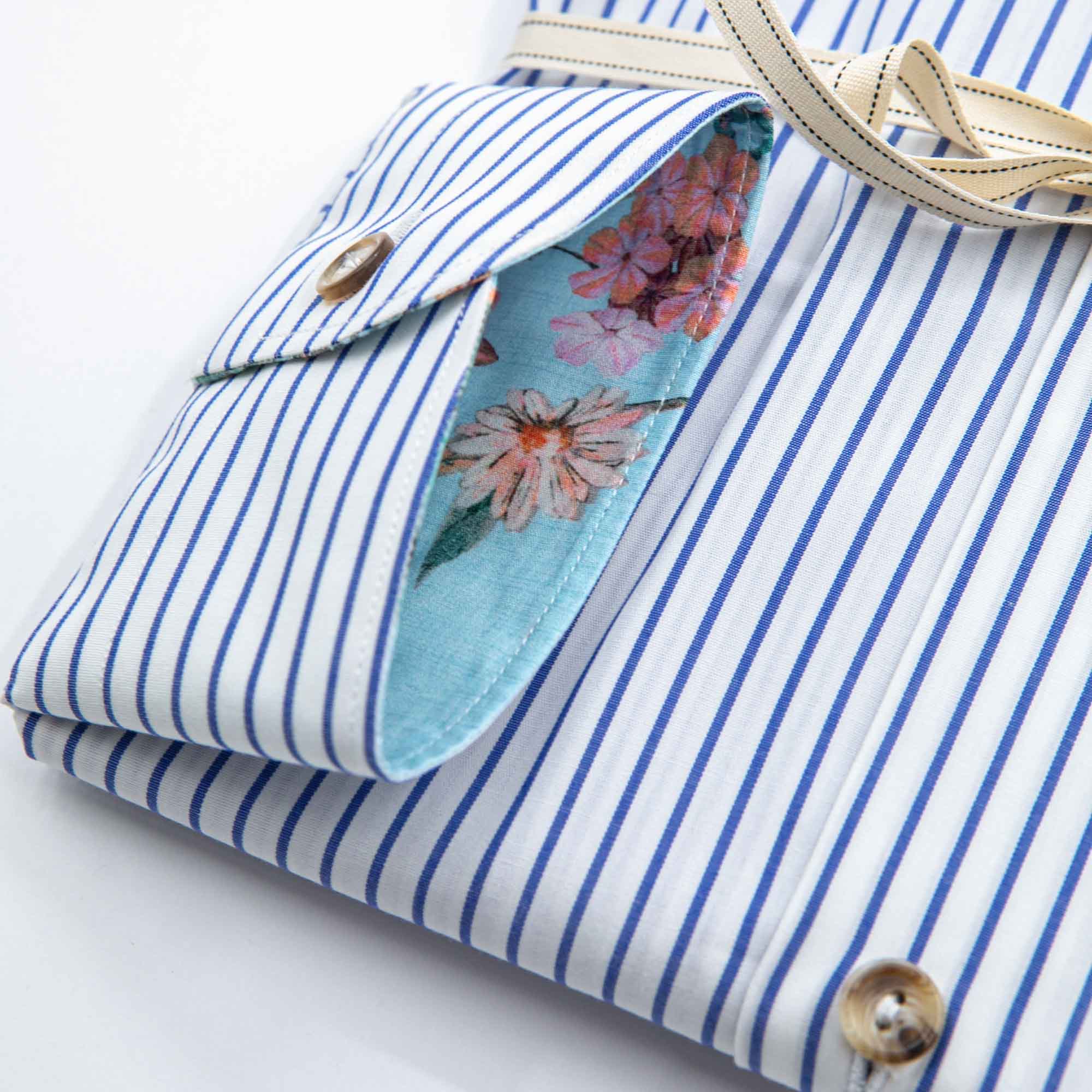 Camicia in puro lino azzurro cielo con interno collo stampato – Made in Italy