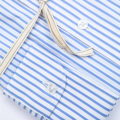 Camisa clásica de algodón a rayas azules y blancas